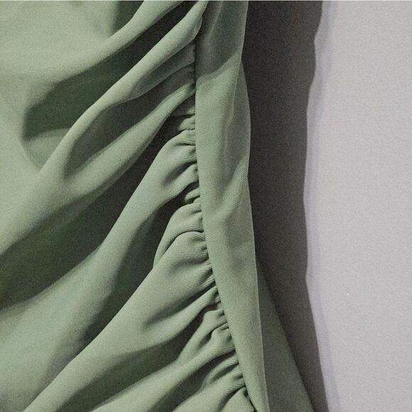 Cupshe Bathing Suit in a Beautiful Green. NWT-Size M - Picture 2 of 9